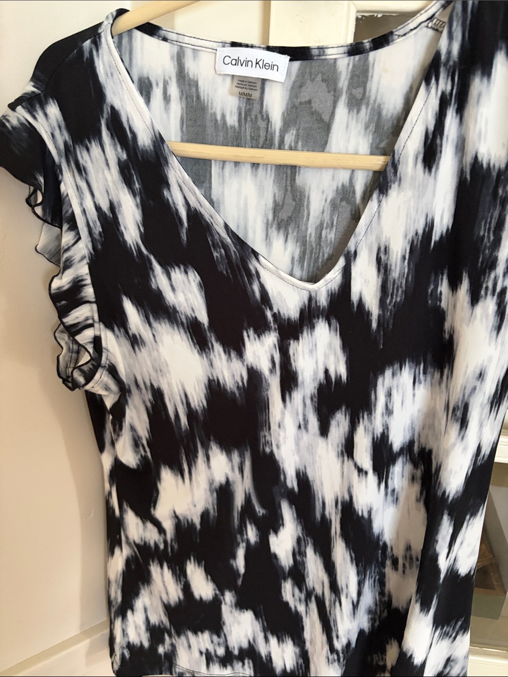 Calvin Klein Black & White Ruffle Sleeve V-Neck Top